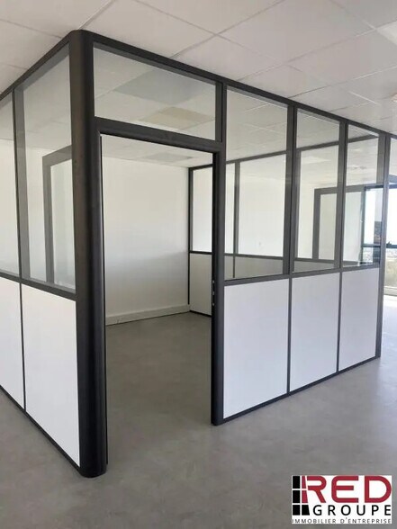 Office in La Ciotat for lease - Interior Photo - Image 1 of 5