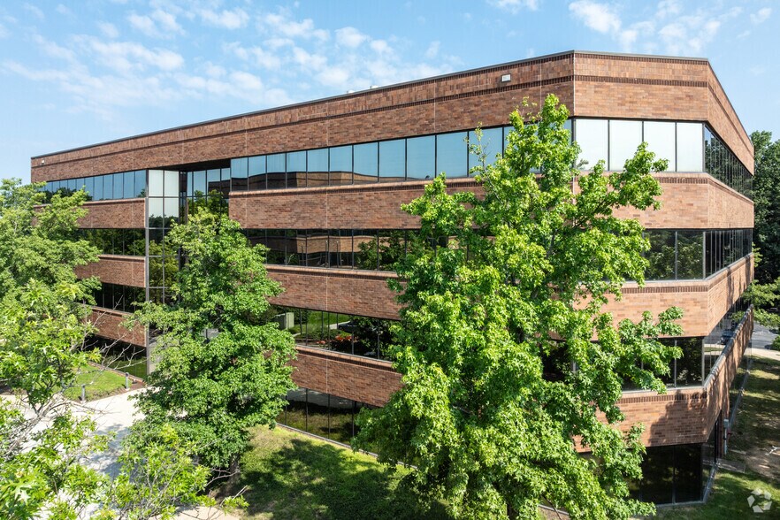 7240 Parkway Dr, Hanover, MD à louer - Photo principale - Image 1 de 4