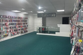 72 High St, Exeter for lease Interior Photo- Image 1 of 2