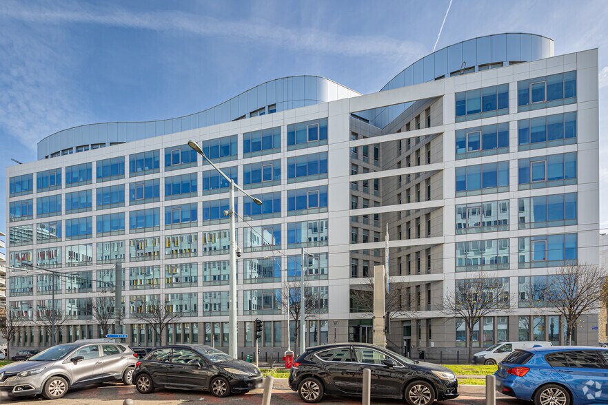 Bureau dans Marseille à louer - Photo du bâtiment - Image 2 de 19