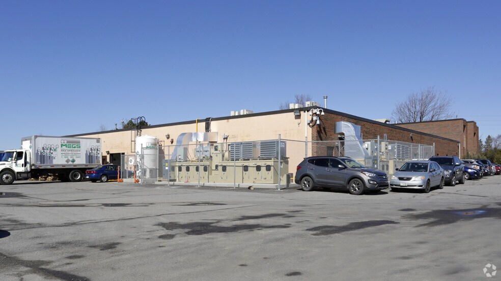 2060 Walkley Rd, Ottawa, ON à louer - Photo du bâtiment - Image 2 de 27