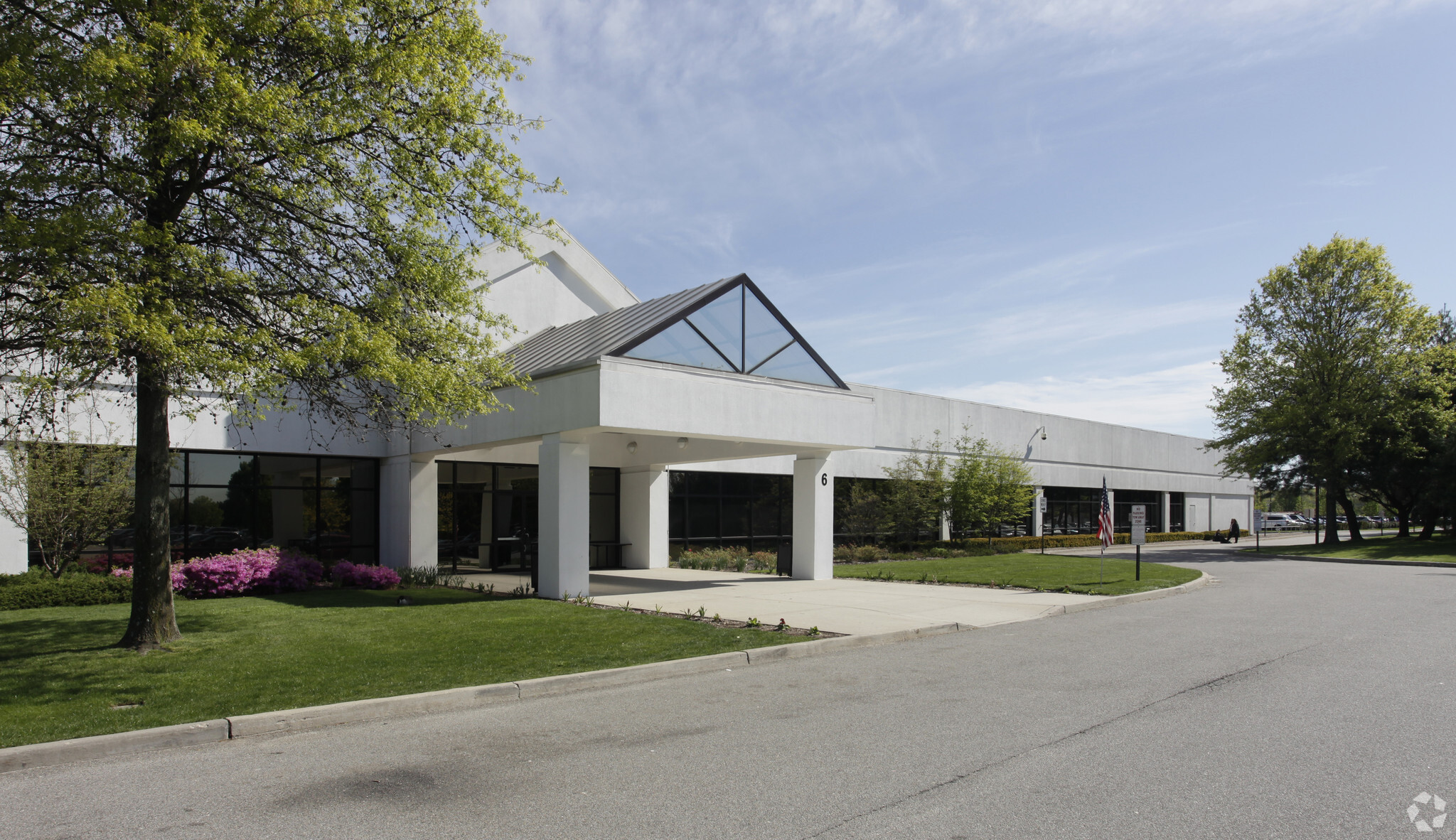 6 Corporate Center Dr, Melville, NY à vendre Photo principale- Image 1 de 1