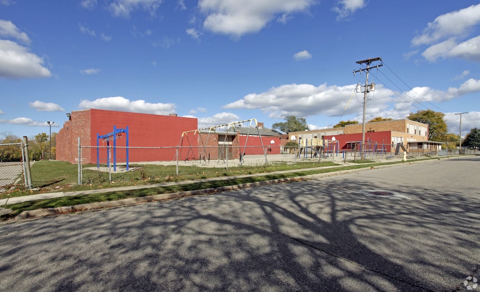 600 Motor St, Pontiac, MI for sale - Building Photo - Image 2 of 8