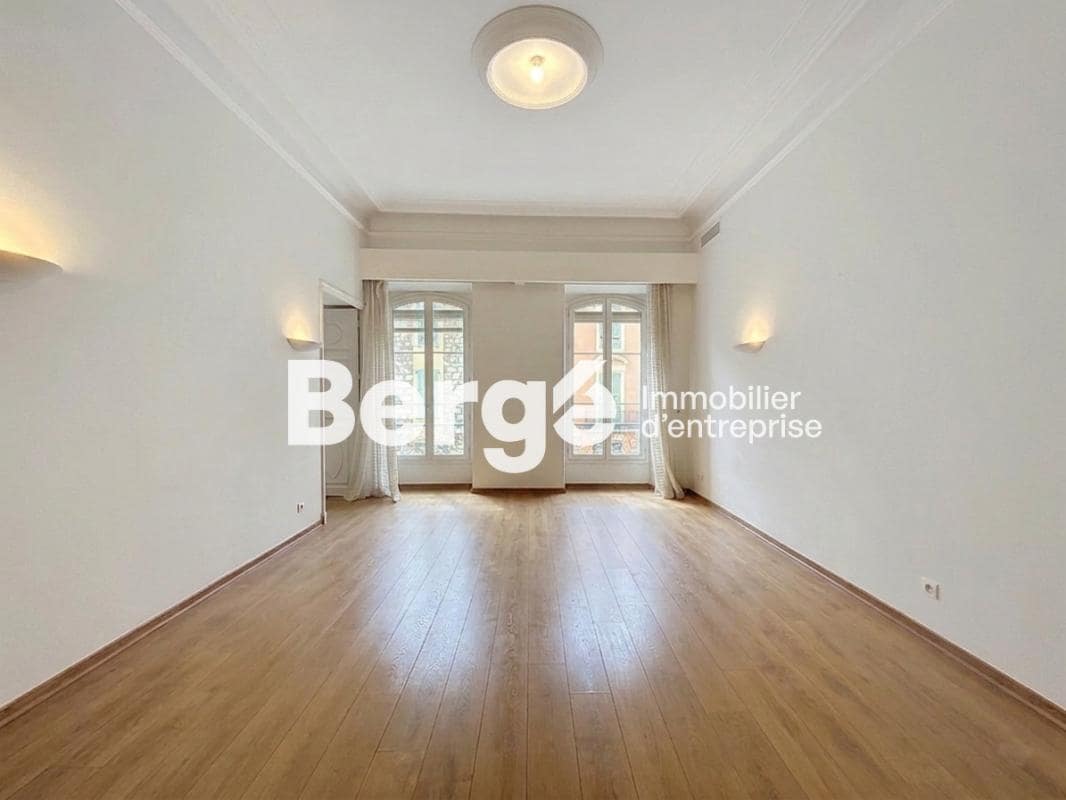 Office in Nice for sale Building Photo- Image 1 of 21