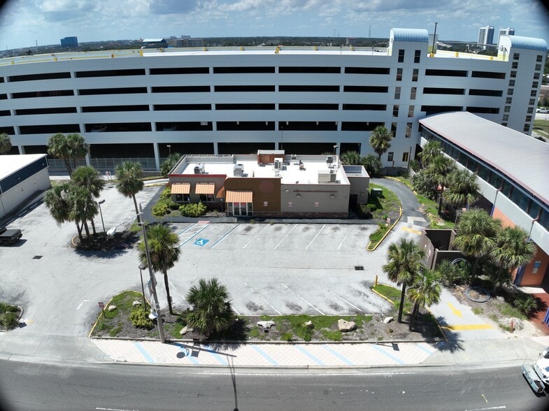 225 N Atlantic Ave, Daytona Beach, FL for lease - Building Photo - Image 1 of 8