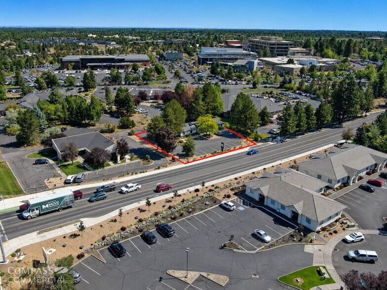 2100 NE Neff Rd, Bend, OR à louer - Photo du bâtiment - Image 2 de 4
