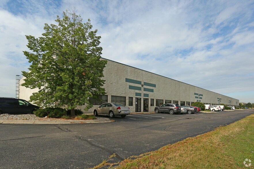 9675 Harrison Rd, Romulus, MI à louer - Photo du bâtiment - Image 2 de 5