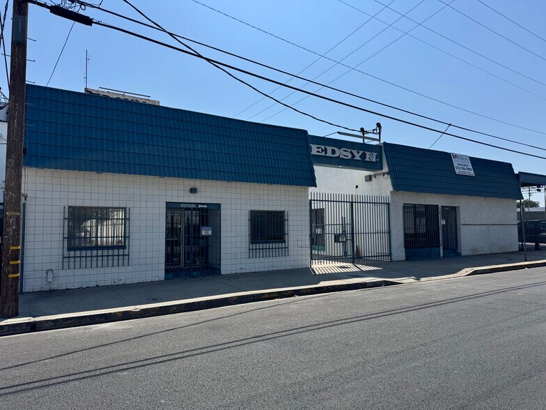 15954-15958 Arminta St, Van Nuys, CA à vendre - Photo du bâtiment - Image 2 de 8
