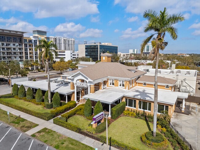 Plus de détails pour 655 2nd Ave S, Saint Petersburg, FL - Commerce de détail à vendre