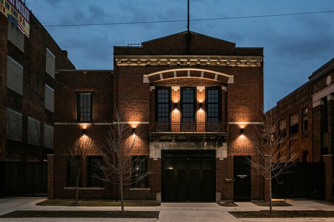 More details for 1625 W Lafayette Blvd, Detroit, MI - Office for Lease