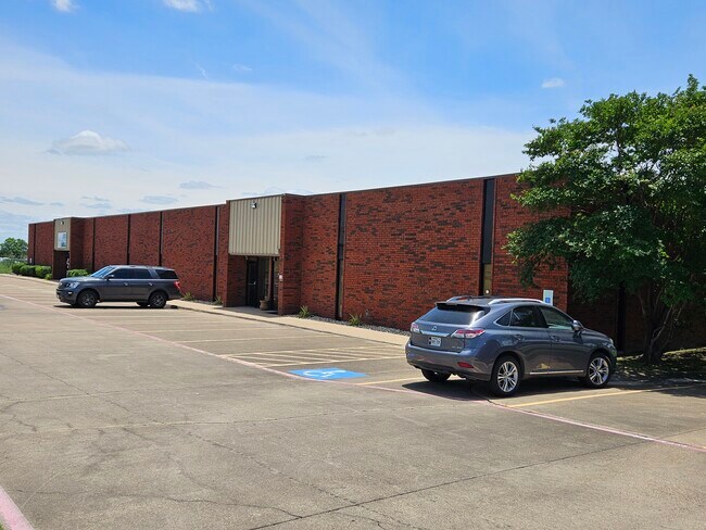 Plus de détails pour 2604 N Kaufman St, Ennis, TX - Local d'activités à louer