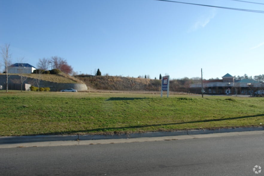 960 Branchview Dr NE, Concord, NC for sale - Building Photo - Image 2 of 16