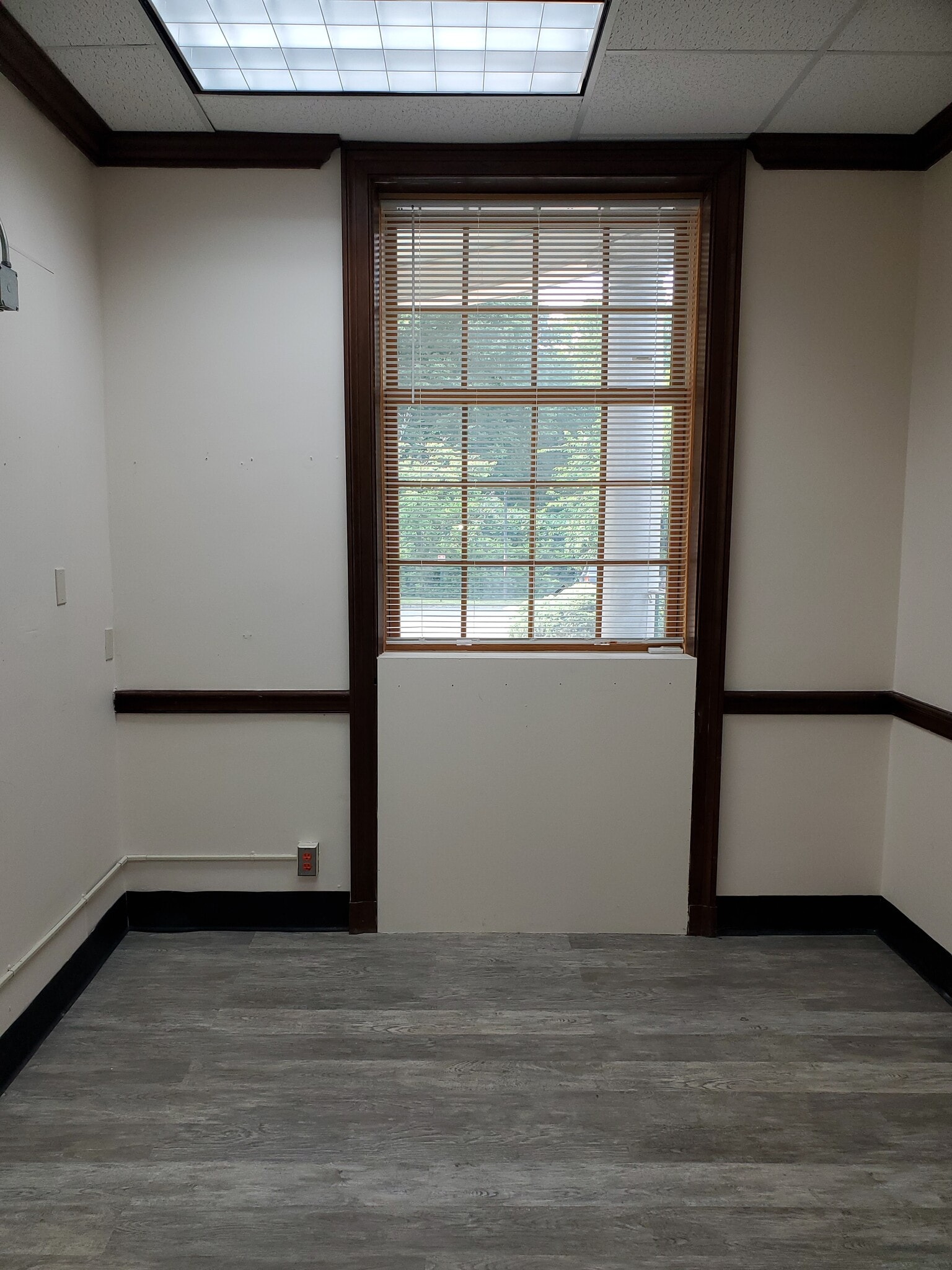 2100 Middle Country Rd, Centereach, NY for lease Interior Photo- Image 1 of 2