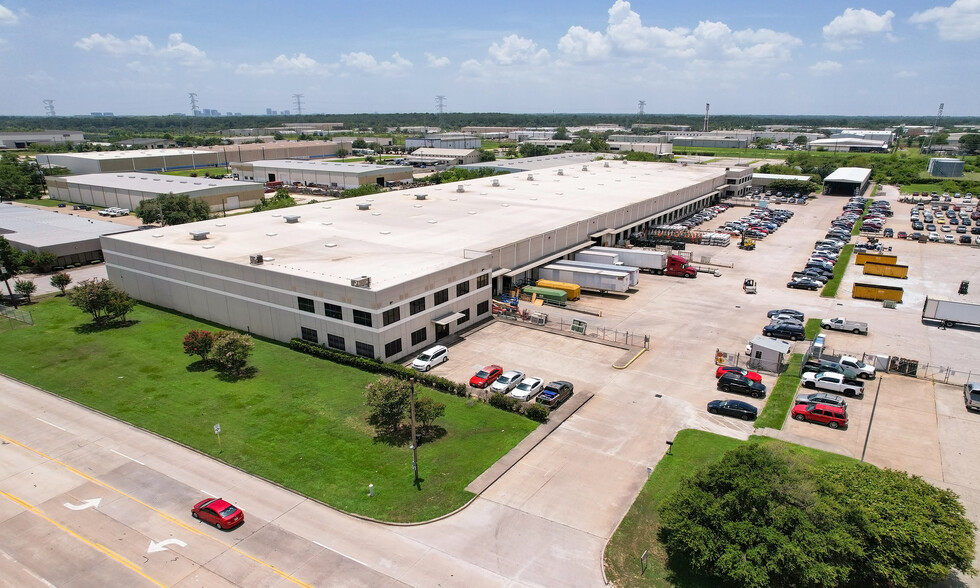 5515 Brittmoore Rd, Houston, TX for lease - Building Photo - Image 2 of 20