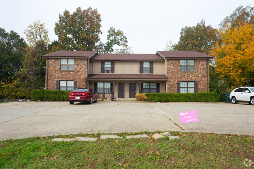 284 Rue Le Mans Dr, Clarksville, TN for sale - Building Photo - Image 2 of 8