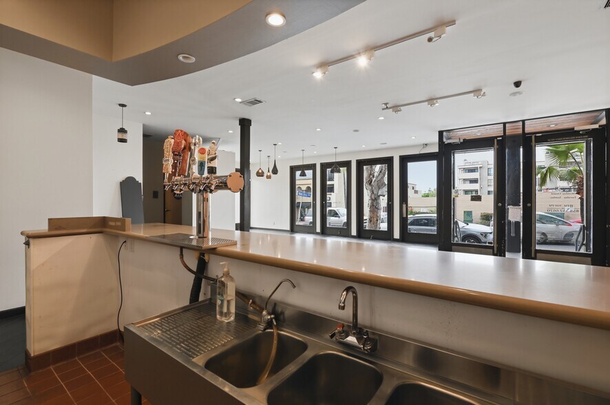727-737 Pearl St, La Jolla, CA à louer - Photo du bâtiment - Image 3 de 12