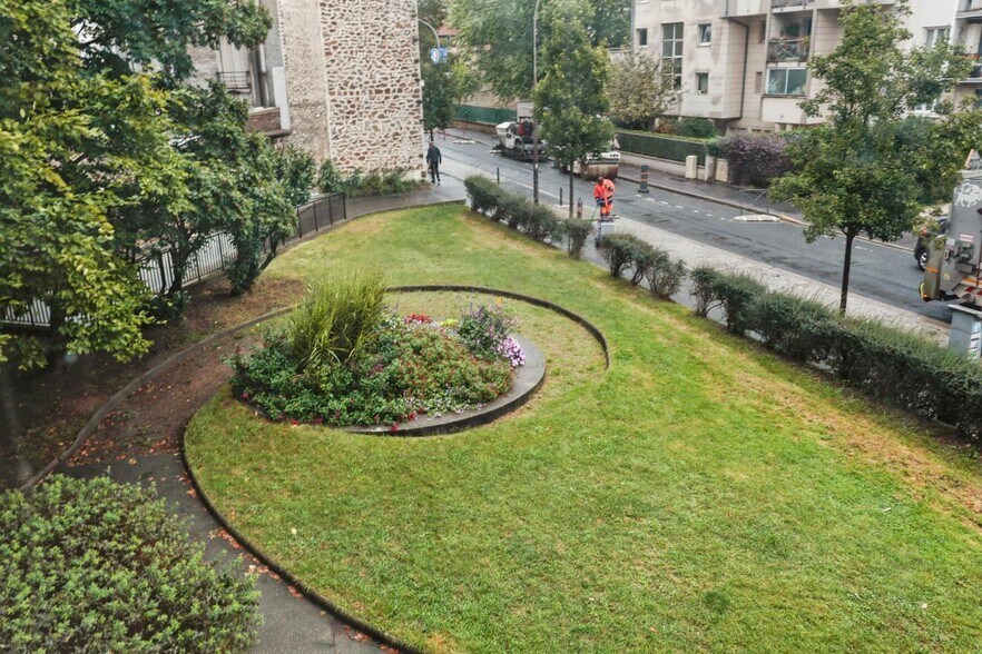 6 Rue Léon Renault, Les Lilas à vendre - Photo du bâtiment - Image 3 de 11