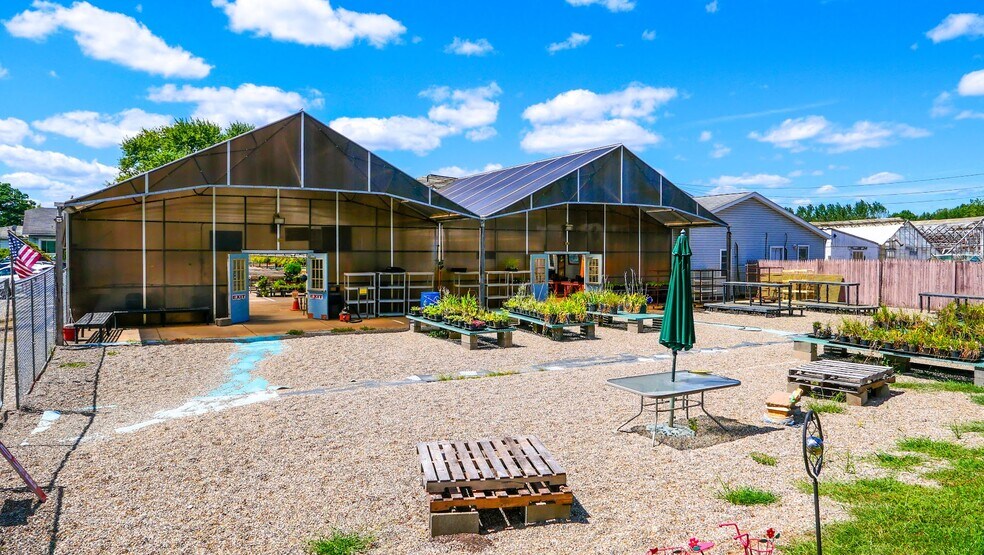 1993 Wright Rd, Akron, OH à vendre - Photo du bâtiment - Image 3 de 22