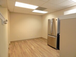 2270 NW Aviation Dr, Roseburg, OR for lease Interior Photo- Image 2 of 13