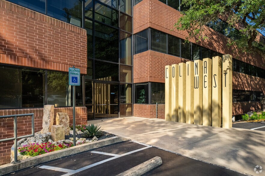 8834 N Capital of Texas Hwy, Austin, TX à louer - Photo du bâtiment - Image 3 de 43