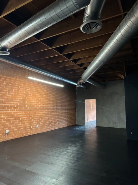 408 E 1st St, Long Beach, CA for lease - Building Photo - Image 3 of 17