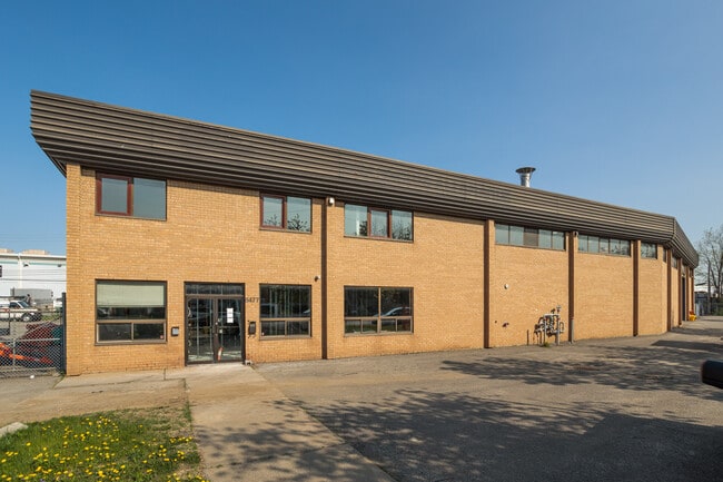 Plus de détails pour 8477 Rue Cordner, Montréal, QC - Industriel à vendre