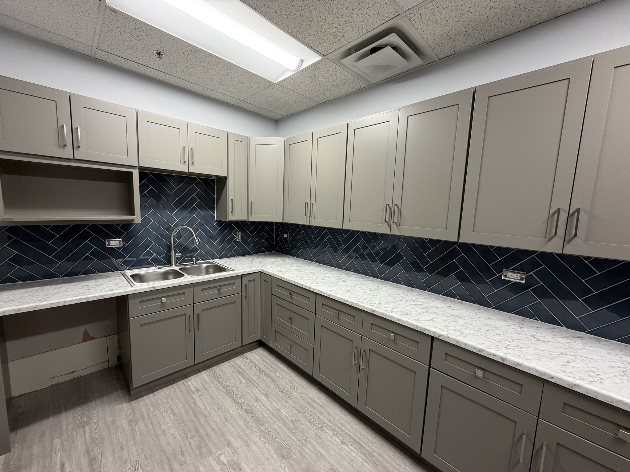 2170 S Parker Rd, Denver, CO for lease Interior Photo- Image 1 of 10