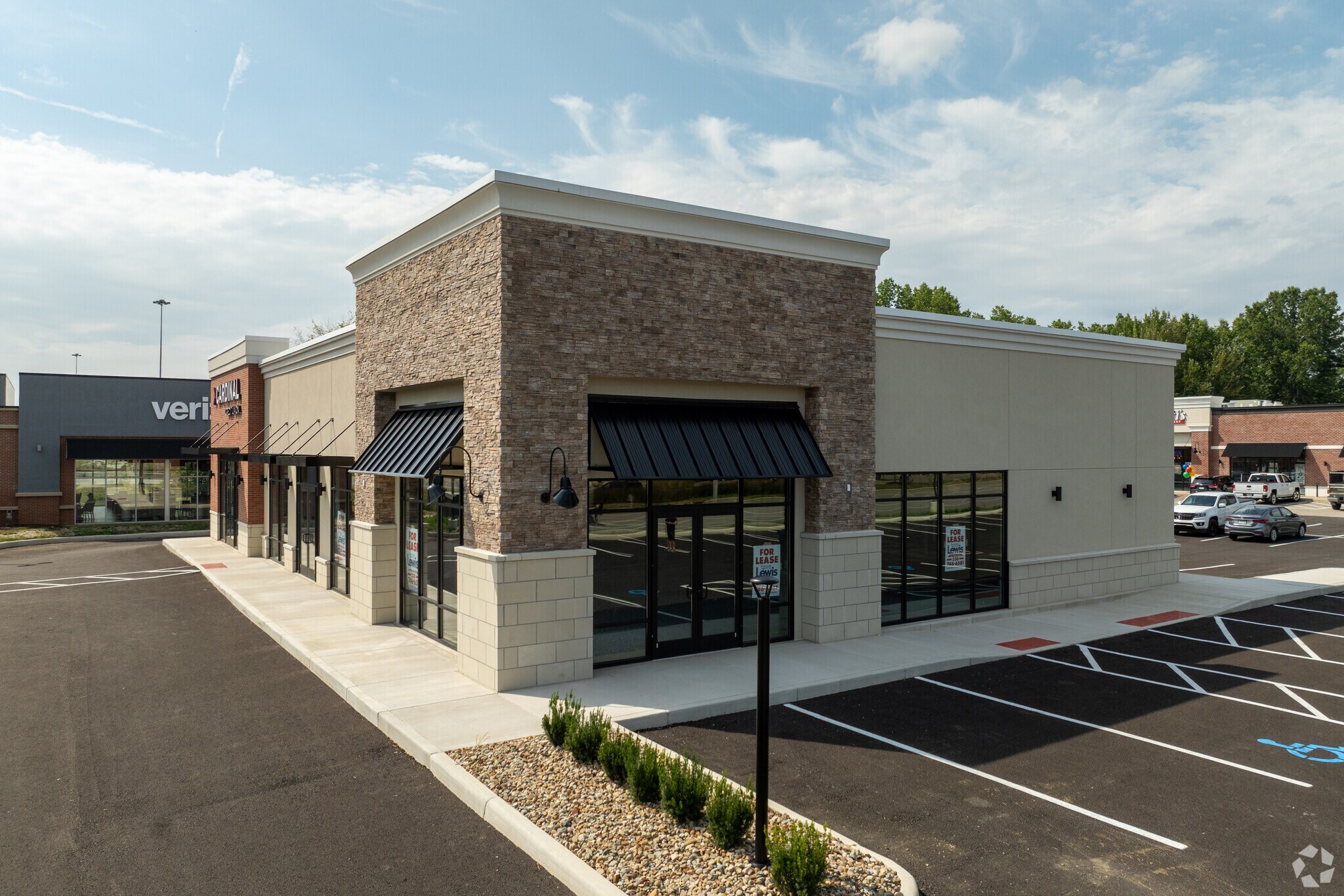 6458 S Raccoon Rd, Canfield, OH à louer Photo principale- Image 1 de 5