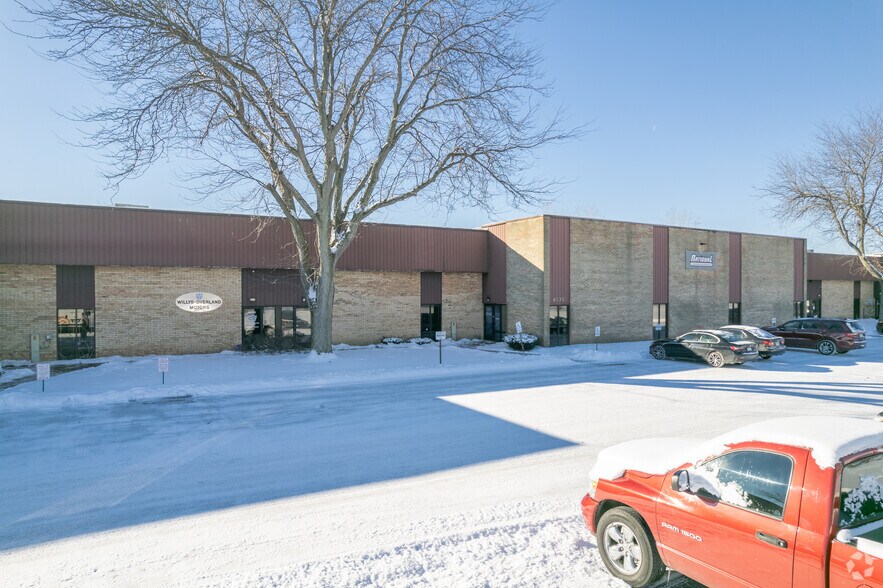 6501-6561 Angola Rd, Holland, OH à louer - Photo du bâtiment - Image 2 de 5