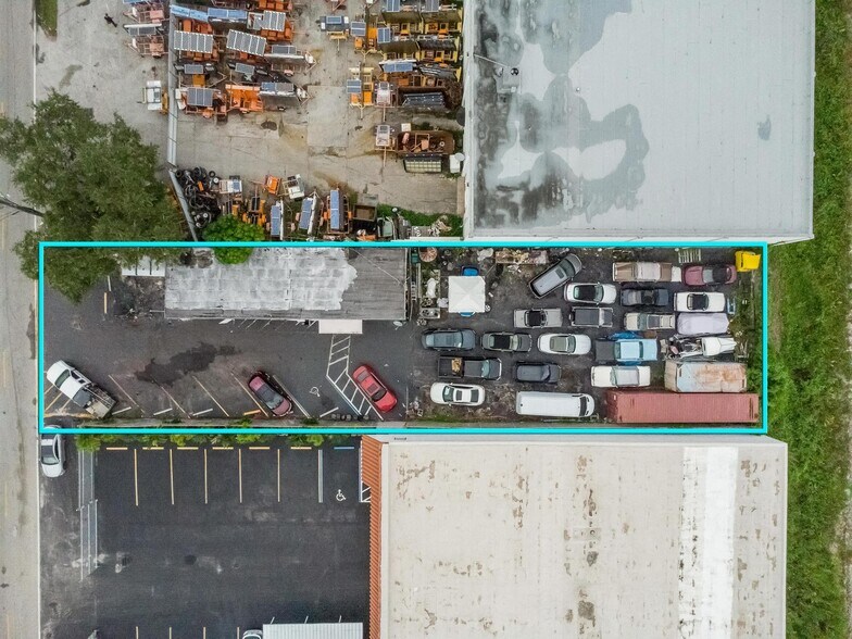 2111 SW 31st Ave, Hallandale Beach, FL à vendre - Photo du bâtiment - Image 2 de 36