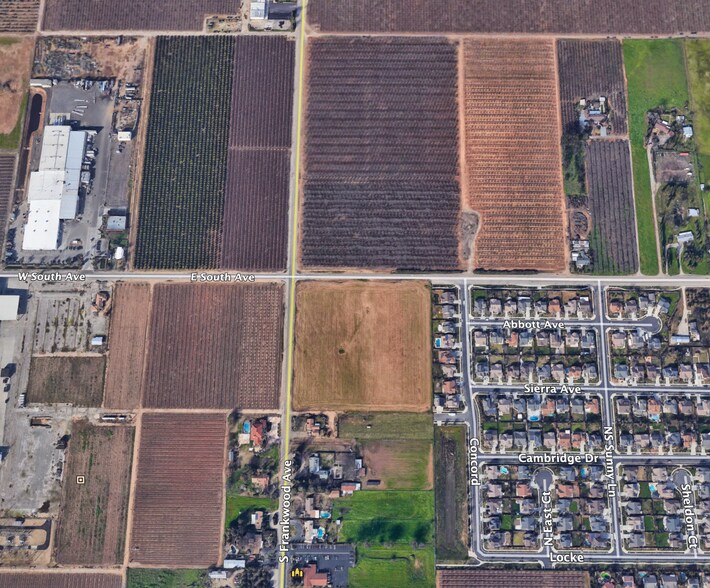 E South Ave, Reedley, CA à vendre - Photo du bâtiment - Image 2 de 3