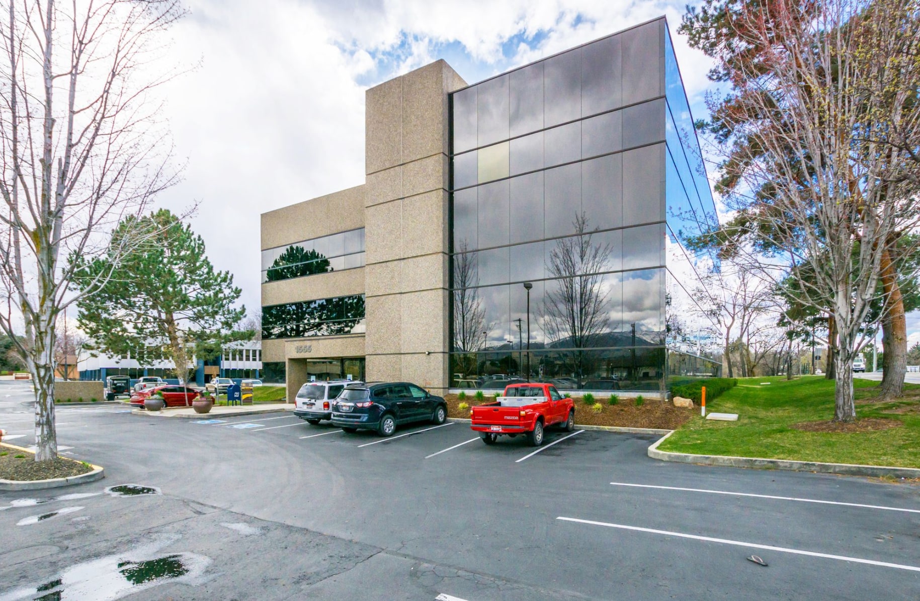 1555 Shoreline Dr, Boise, ID for lease Building Photo- Image 1 of 9