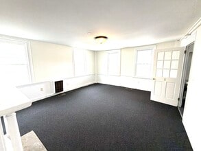 129 Main St, Old Saybrook, CT à louer Photo intérieure- Image 1 de 3