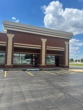 1521 N Convent St, Bourbonnais, IL for lease Interior Photo- Image 1 of 28