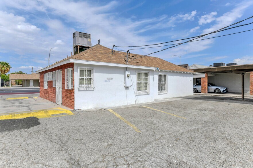1601 S Maryland Pky, Las Vegas, NV à vendre - Photo du bâtiment - Image 3 de 12