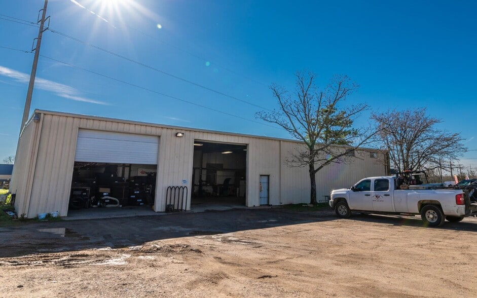 5918 E State Highway 21, Bryan, TX for lease - Building Photo - Image 2 of 5