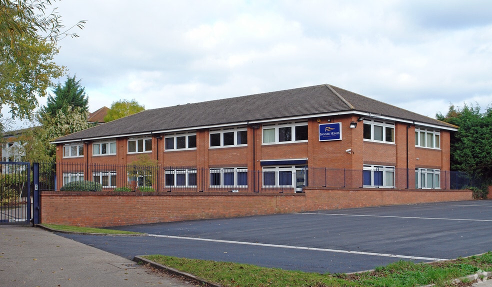 Riverside, Wooburn Green for lease - Primary Photo - Image 1 of 5