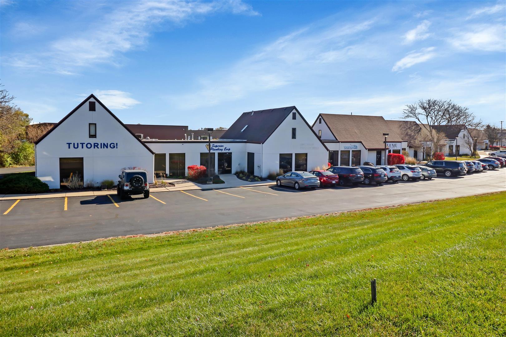 2020 Dean St, St Charles, IL for lease Building Photo- Image 1 of 16