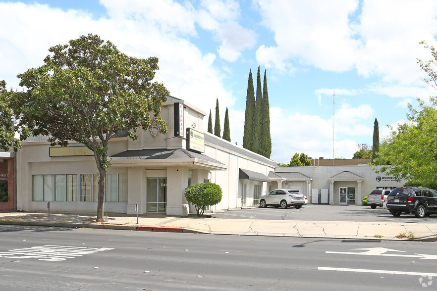 1308 H St, Modesto, CA for lease - Primary Photo - Image 1 of 7