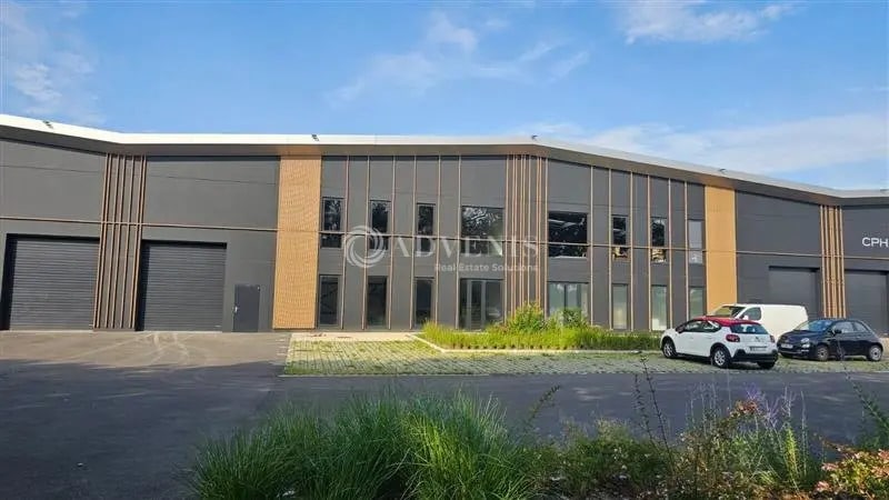 Industriel dans Neuville-en-Ferrain à vendre - Photo du bâtiment - Image 2 de 5