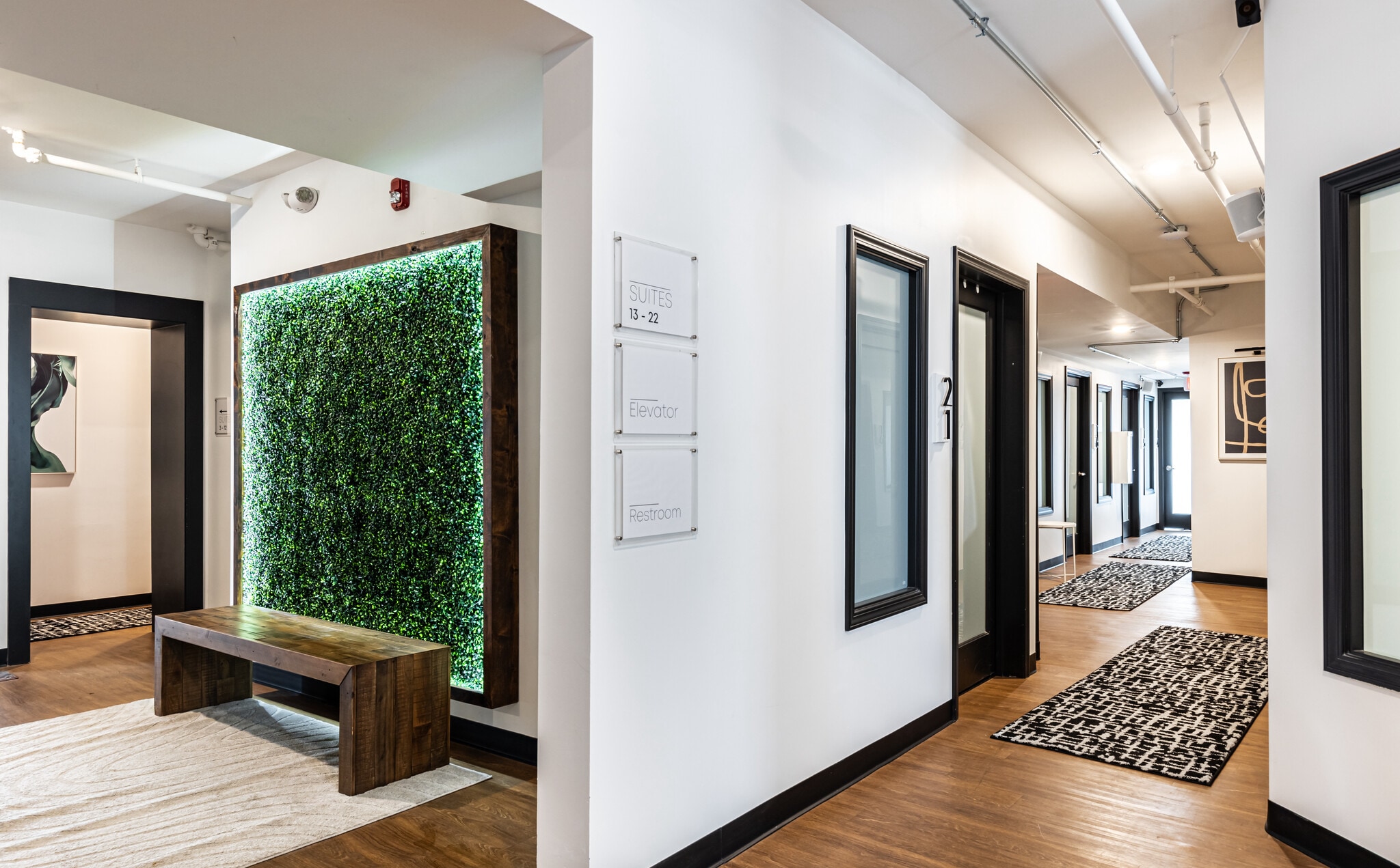 325 E 31st St, Kansas City, MO for sale Lobby- Image 1 of 18