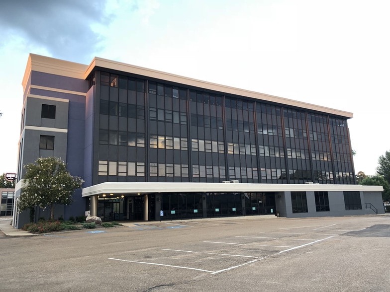 3000 Old Canton Rd, Jackson, MS for lease - Building Photo - Image 3 of 4