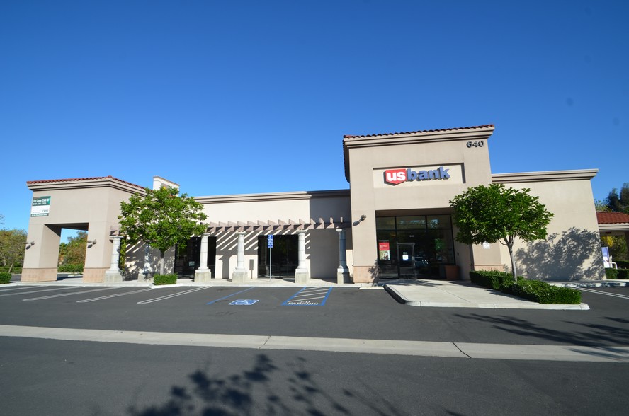 640 Hacienda Dr, Vista, CA for lease - Building Photo - Image 2 of 7
