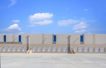 25485 Springbrook Ave, Santa Clarita, CA à vendre Photo du bâtiment- Image 2 de 20