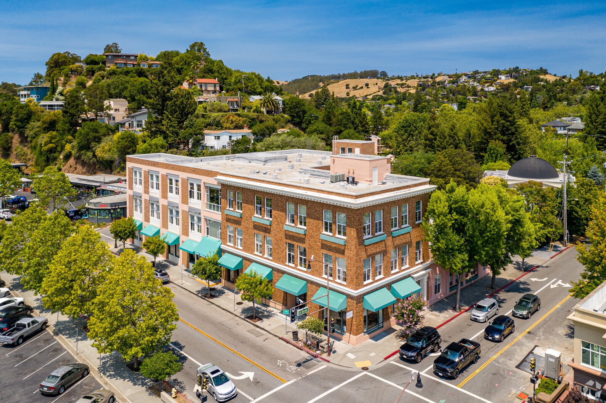 1800-1820 4th St, San Rafael, CA à louer Photo du bâtiment- Image 1 de 5