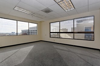 5901 Christie Ave, Emeryville, CA for lease Interior Photo- Image 2 of 7