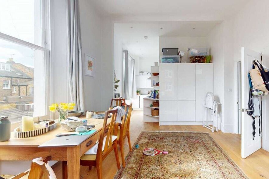 35 York Rise, Londres à vendre - Photo du bâtiment - Image 2 de 14