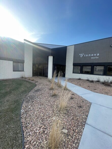 7615 Golden Triangle Dr, Eden Prairie, MN à louer - Photo du bâtiment - Image 1 de 9