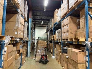 145 Idema Rd, Markham, ON à louer Photo intérieure- Image 2 de 3