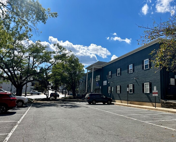 56 W Main St, Westminster, MD for lease - Building Photo - Image 3 of 8